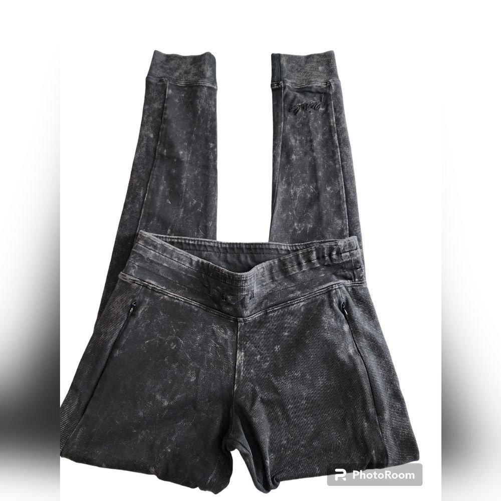 Victoria's Secret Pink acid washed leggings
